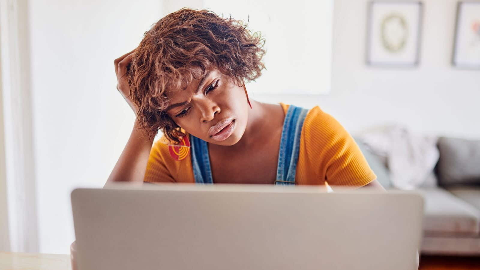 What causes the internet in Jamaica to be so poor?